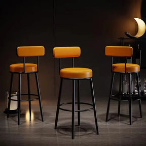 Magnus Lærstol - 3 Luxury Nordic Bar Stools