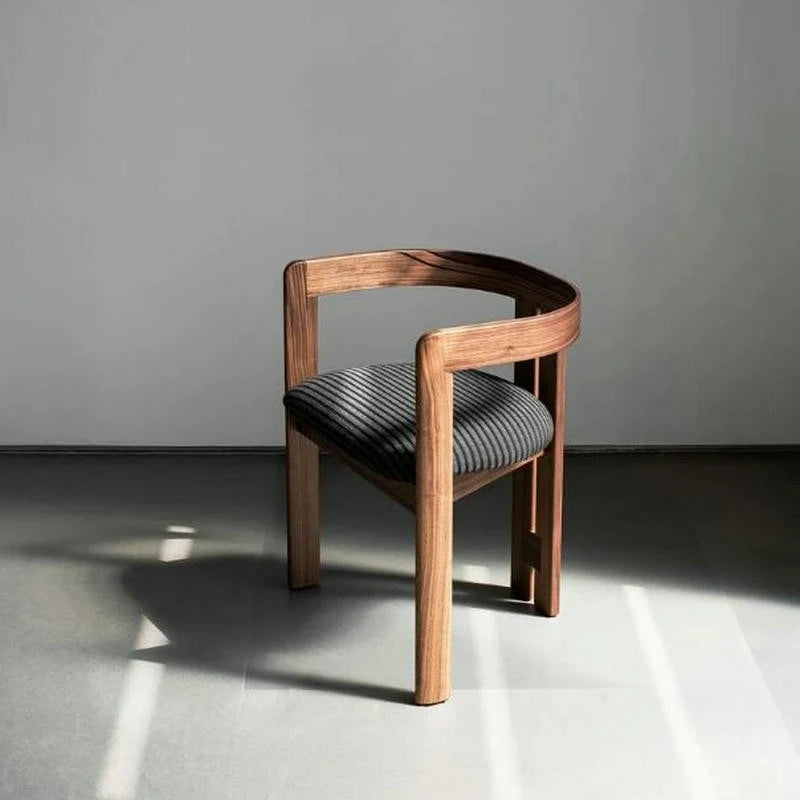 Skoglykke Eikethrone - 1 Luxury Nordic Wood Dining Chair