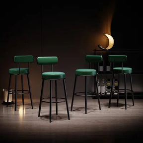 Magnus Lærstol - 3 Luxury Nordic Bar Stools