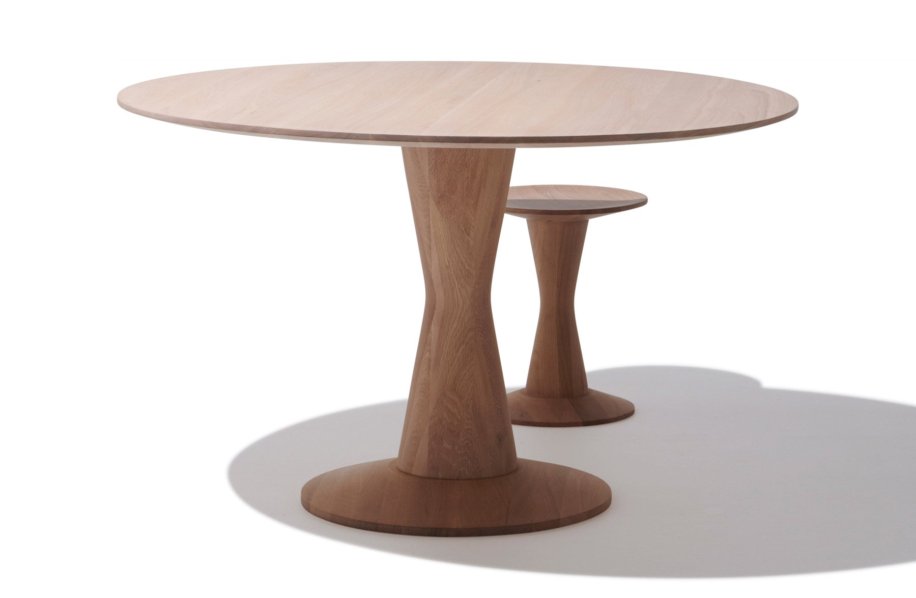 Claye Dining Table